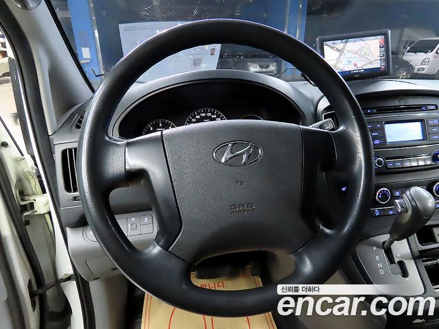 Hyundai Starex 2017 — photo 10