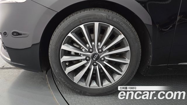 Kia K7 2018 — photo 5