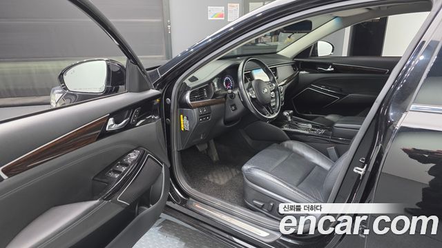 Kia K7 2018 — photo 10