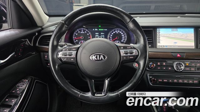 Kia K7 2018 — photo 13