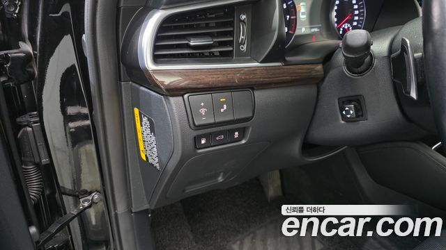 Kia K7 2018 — photo 14