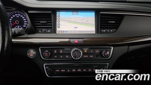 Kia K7 2018 — photo 17