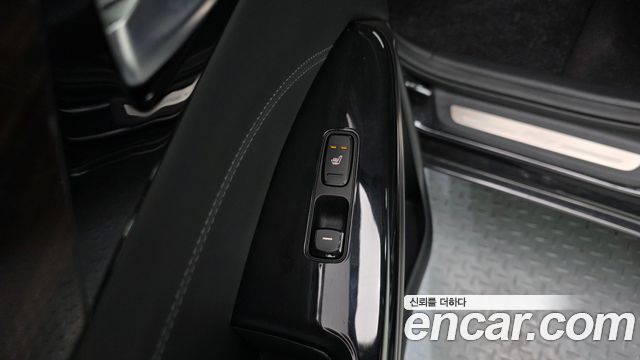 Kia K7 2018 — photo 19