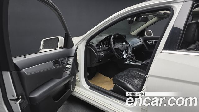Mercedes-Benz C-Class 2013 — photo 10