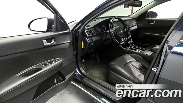 Kia K5 2018 — photo 10