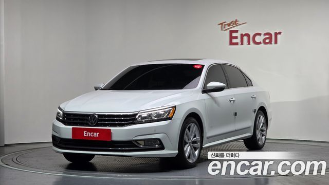 Volkswagen Passat 2018 — photo 1