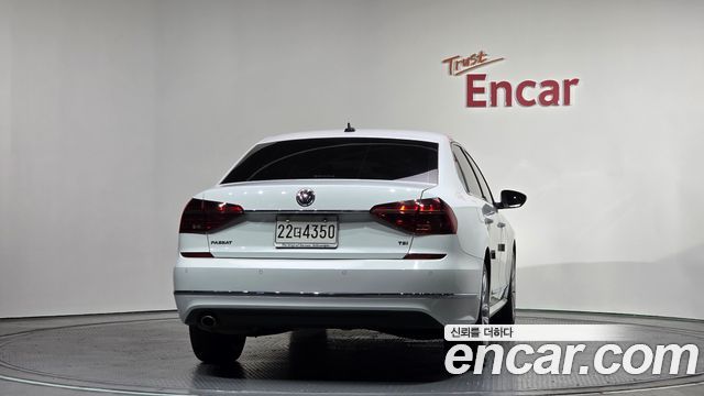 Volkswagen Passat 2018 — photo 4
