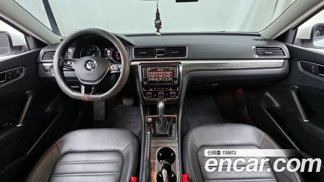 Volkswagen Passat 2018 — photo 7