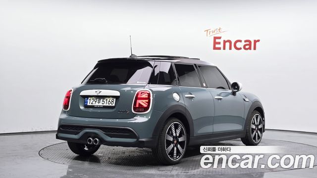 Mini Cooper 2023 — photo 2