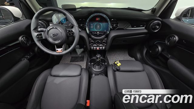 Mini Cooper 2023 — photo 7