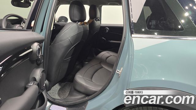 Mini Cooper 2023 — photo 12