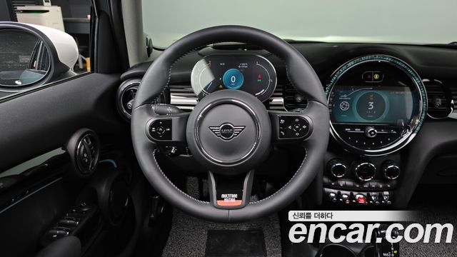 Mini Cooper 2023 — photo 13