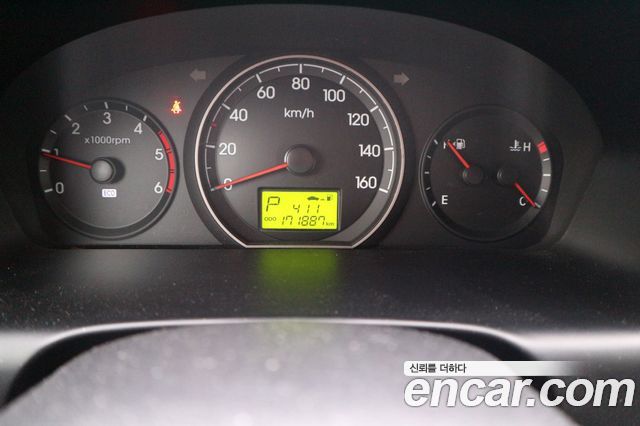 Hyundai Starex 2016 — photo 12