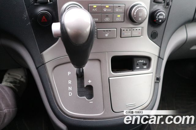Hyundai Starex 2016 — photo 17