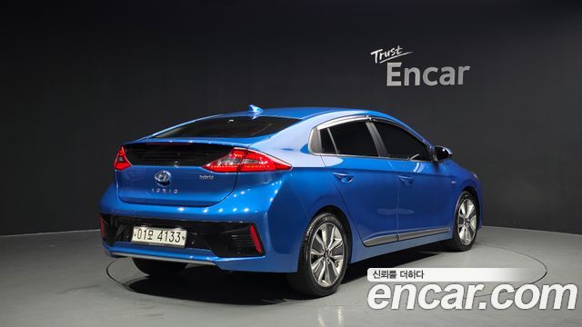 Hyundai Ioniq 2017 — photo 2