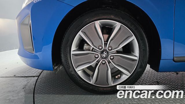 Hyundai Ioniq 2017 — photo 5