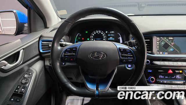 Hyundai Ioniq 2017 — photo 13