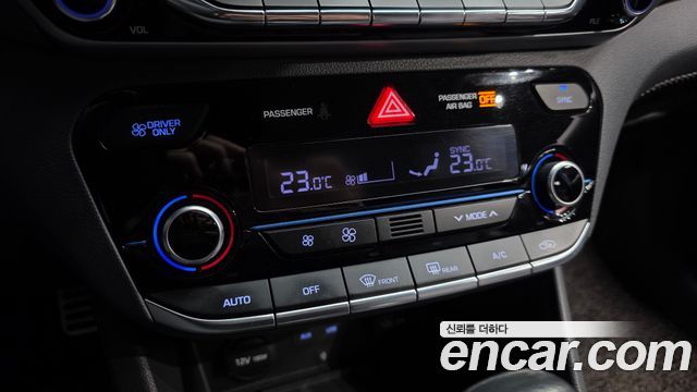 Hyundai Ioniq 2017 — photo 15