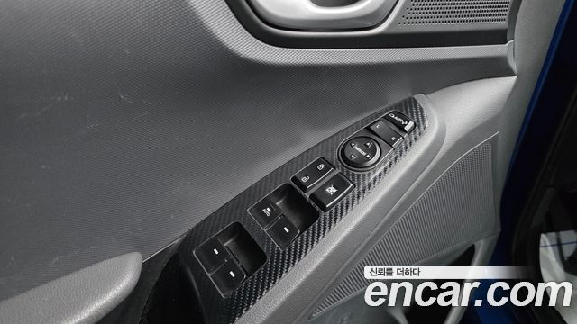 Hyundai Ioniq 2017 — photo 17