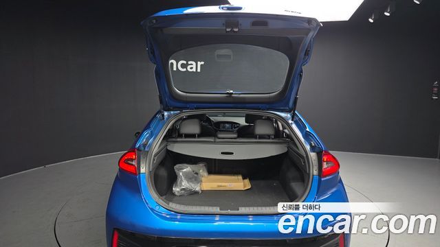 Hyundai Ioniq 2017 — photo 20