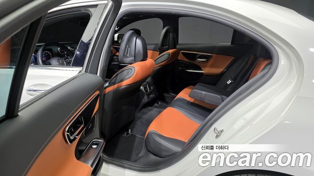 Mercedes-Benz C-Class 2022 — photo 11