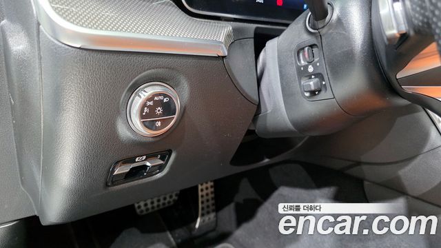 Mercedes-Benz C-Class 2022 — photo 14