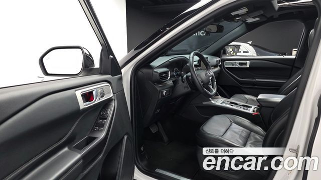 Ford Explorer 2020 — photo 11