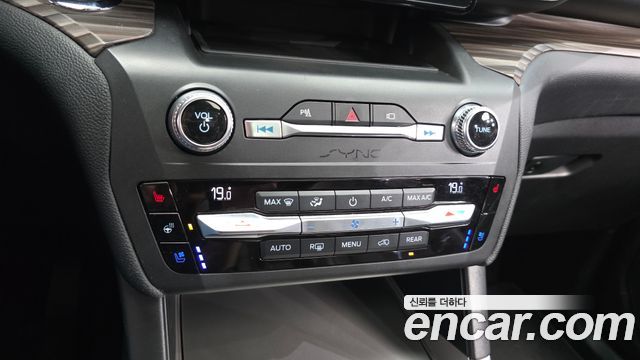 Ford Explorer 2020 — photo 17