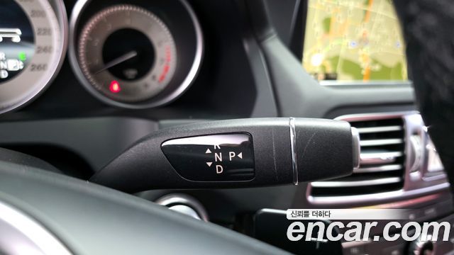 Mercedes-Benz E-Class 2016 — photo 9