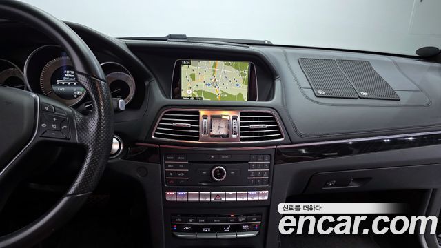 Mercedes-Benz E-Class 2016 — photo 14