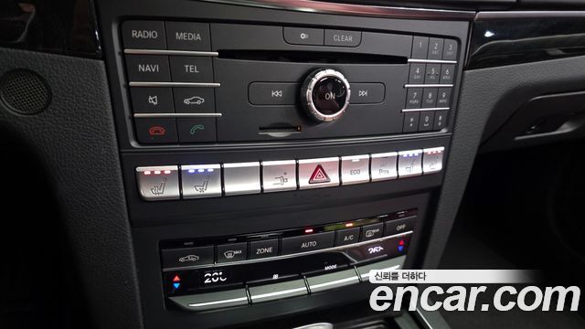Mercedes-Benz E-Class 2016 — photo 16