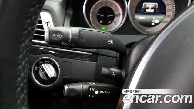 Mercedes-Benz E-Class 2016 — photo 20