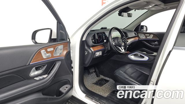Mercedes-Benz GLE-Class 2021 — photo 10