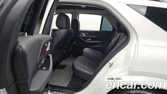 Mercedes-Benz GLE-Class 2021 — photo 11