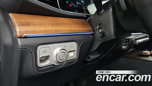 Mercedes-Benz GLE-Class 2021 — photo 14