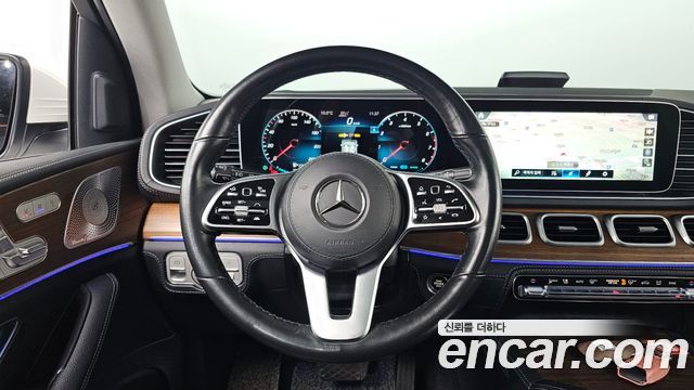 Mercedes-Benz GLE-Class 2021 — photo 15