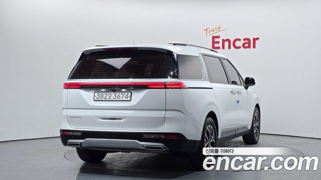 Kia Canival 2023 — photo 2