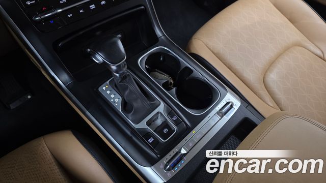 Kia Canival 2023 — photo 9