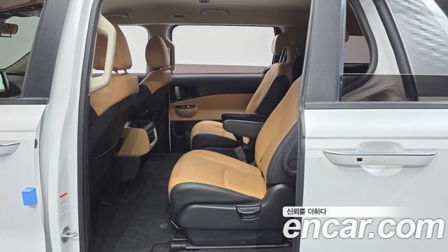 Kia Canival 2023 — photo 12