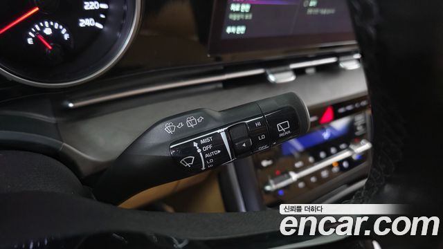 Kia Canival 2023 — photo 17