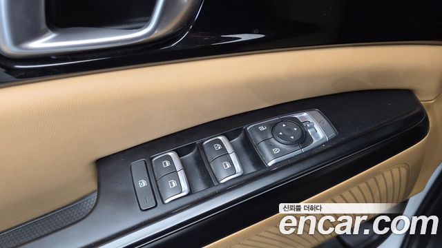 Kia Canival 2023 — photo 18