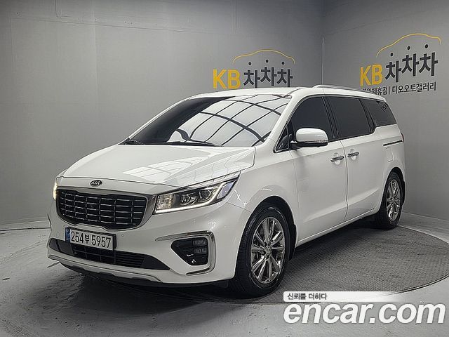 Kia Canival 2020 — photo 1