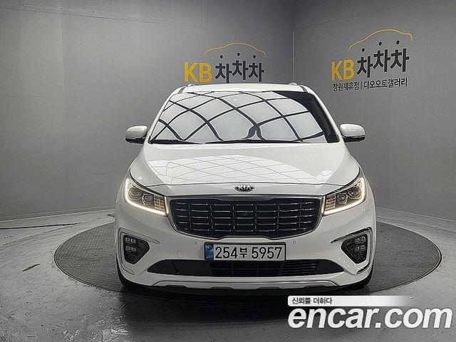 Kia Canival 2020 — photo 2