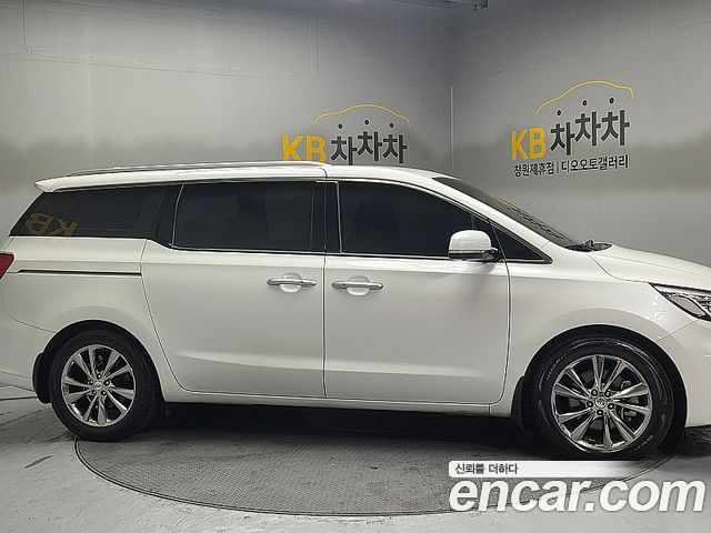 Kia Canival 2020 — photo 4