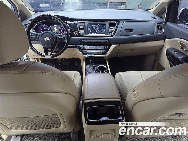 Kia Canival 2020 — photo 9