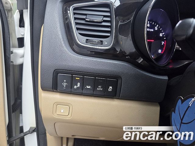 Kia Canival 2020 — photo 10