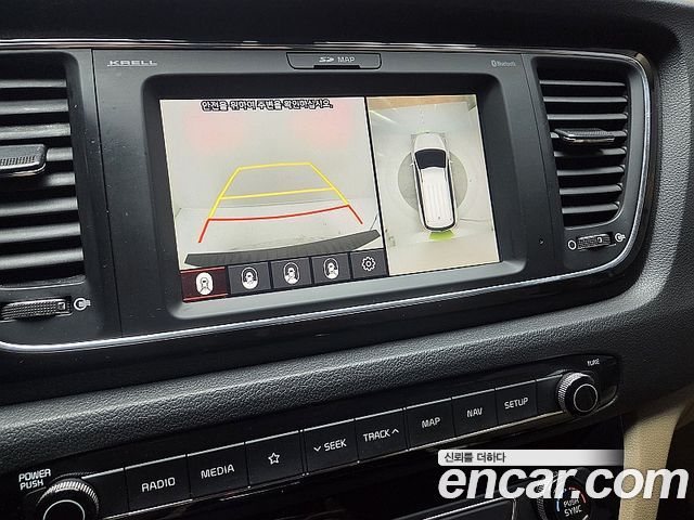 Kia Canival 2020 — photo 17