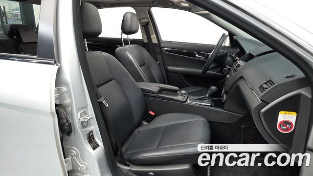 Mercedes-Benz C-Class 2010 — photo 9