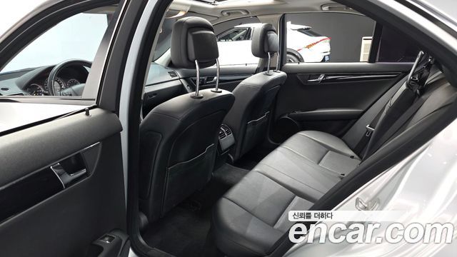 Mercedes-Benz C-Class 2010 — photo 12