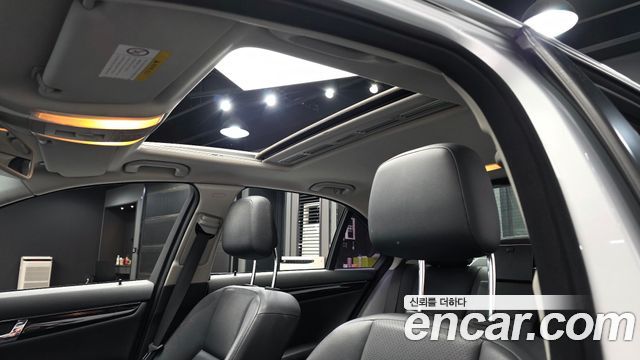 Mercedes-Benz C-Class 2010 — photo 15